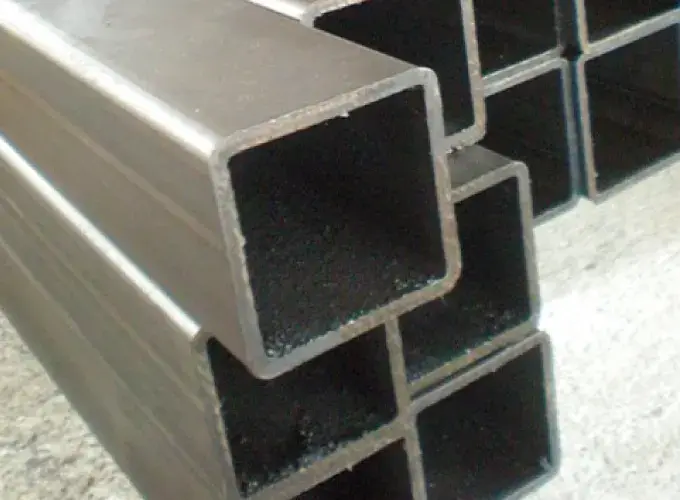 Tubo estructural cuadrado